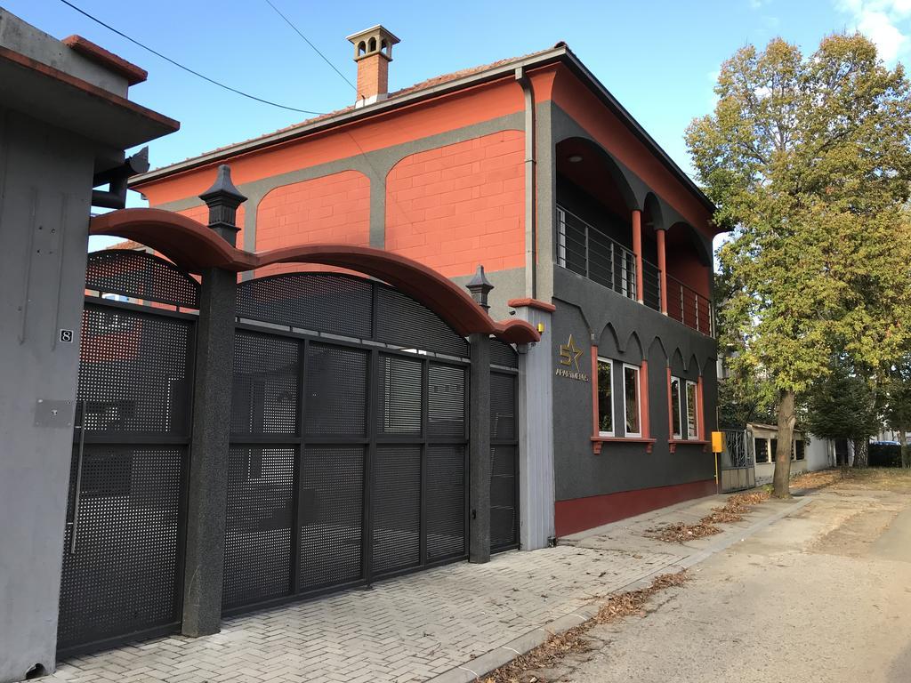 Five Apartments Indija Exterior foto